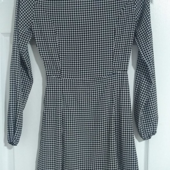 Houndstooth Print A-line Dress - Picture 2 of 3